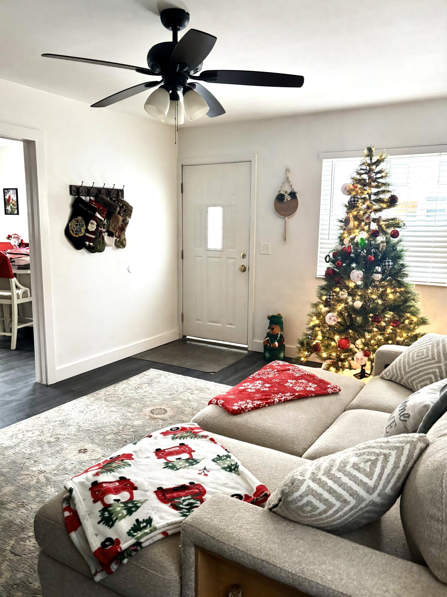 1704 E Meyers Avenue