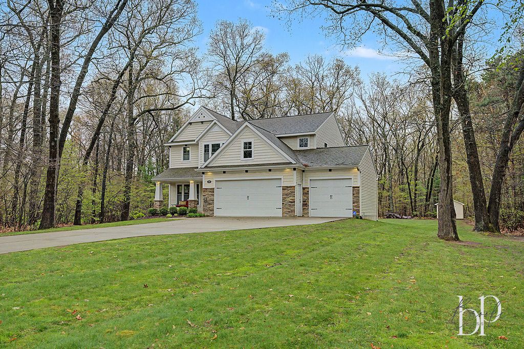 Photo of 14282 Mackinaw Trail, Grand Haven, MI 49417 (MLS # 26019204)