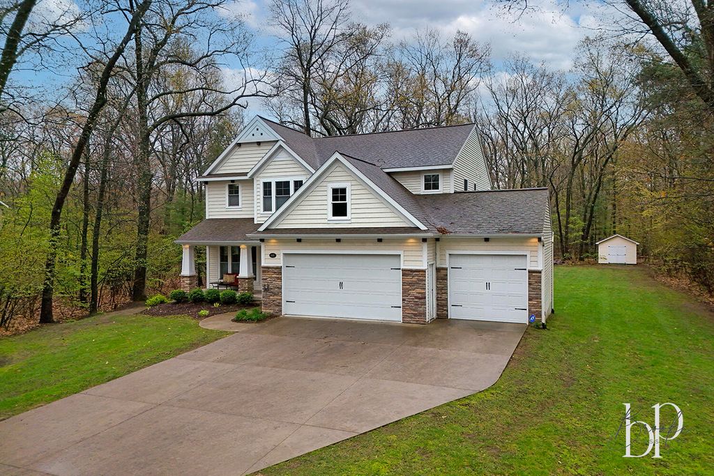 Photo of 14282 Mackinaw Trail, Grand Haven, MI 49417 (MLS # 26019204)