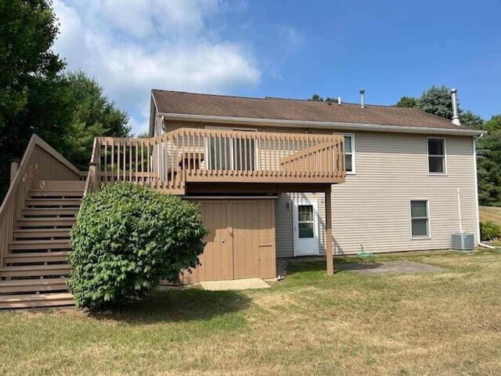 Photo of 10050 Sussex Court NE, Rockford, MI 49341 (MLS # 25052474)
