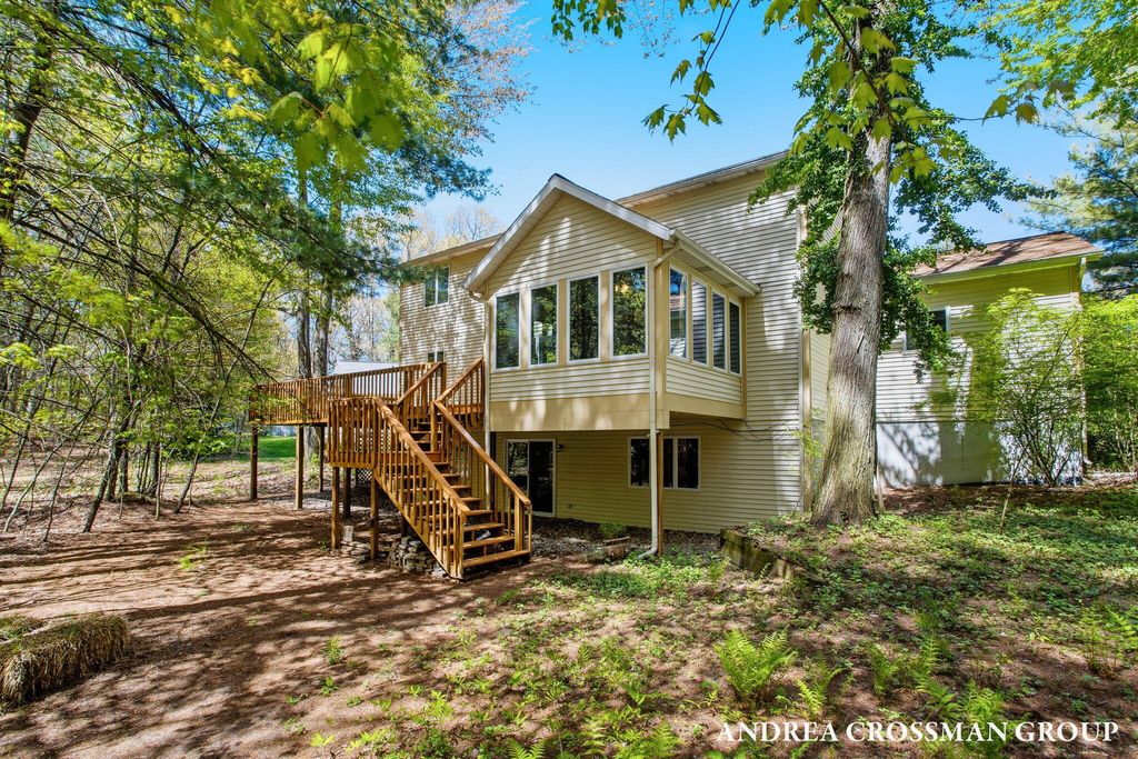 Photo of 17239 Quail Creek Drive, Spring Lake, MI 49456 (MLS # 26021932)