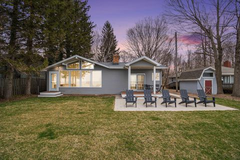 MLS: 25016413