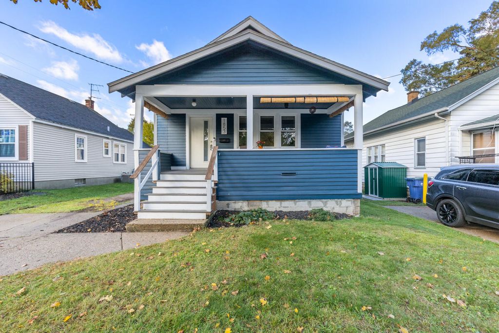 Photo of 1853 Berkey Avenue SE, Grand Rapids, MI 49507 (MLS # 25056584)