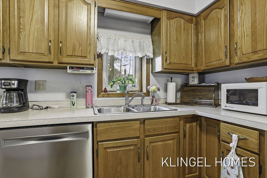 Photo of 3450 Sheridan Drive, Muskegon, MI 49444 (MLS # 26017613)