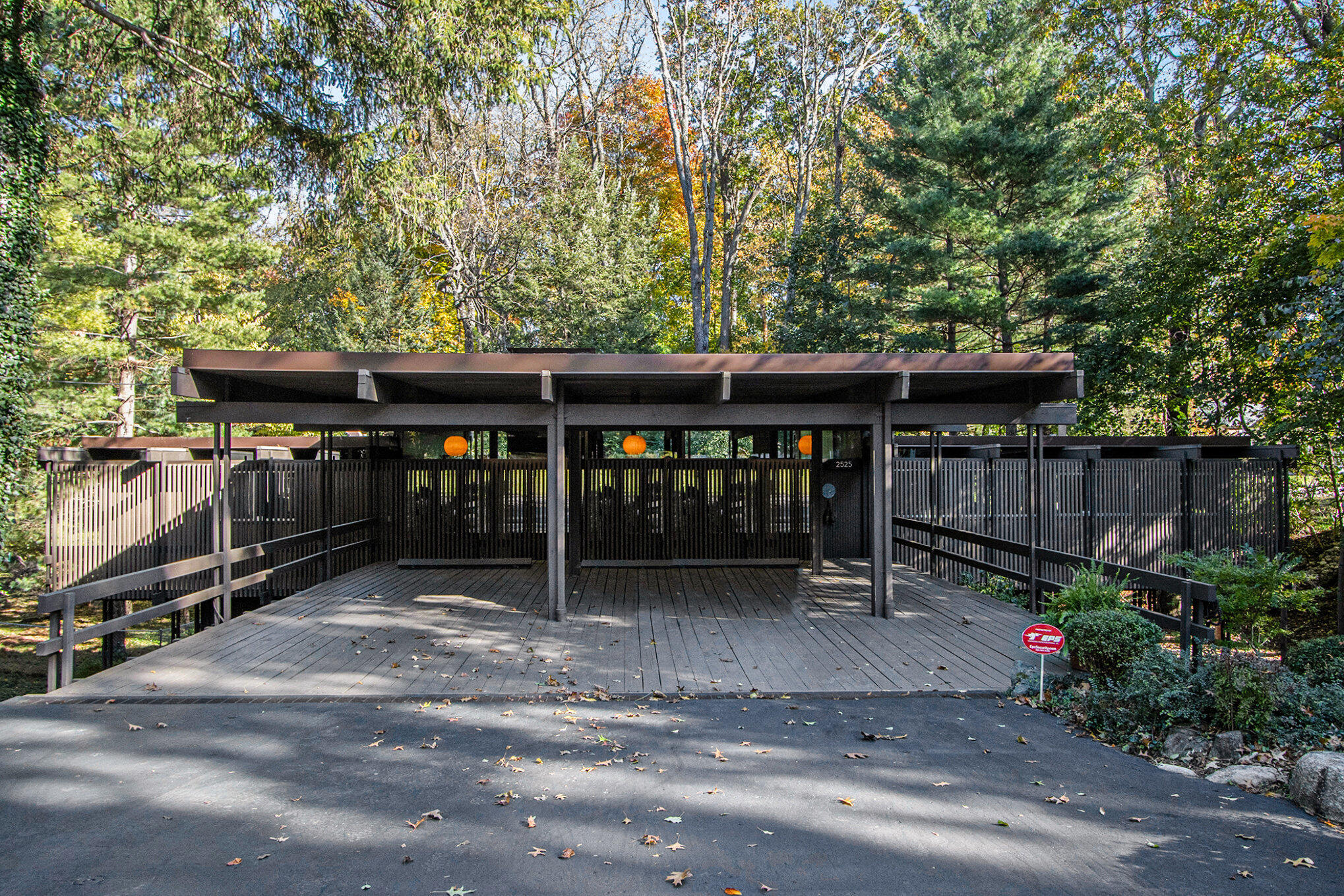 Kalamazoo, Michigan 49008, United States, 4 Bedrooms Bedrooms, ,3 BathroomsBathrooms,Residential,Active,235603