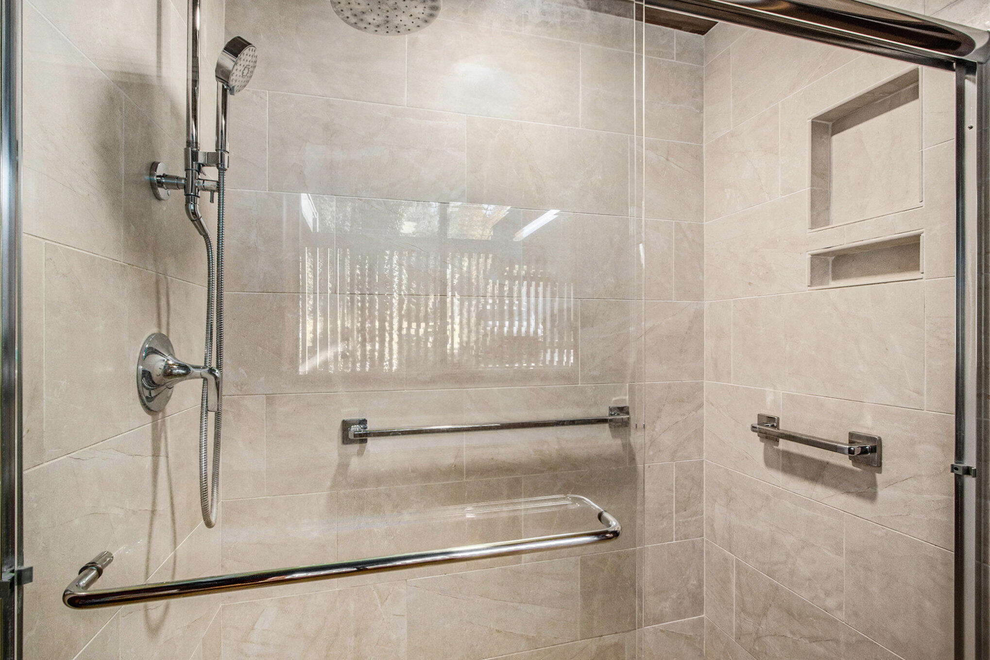 Kalamazoo, Michigan 49008, United States, 4 Bedrooms Bedrooms, ,3 BathroomsBathrooms,Residential,Active,235603