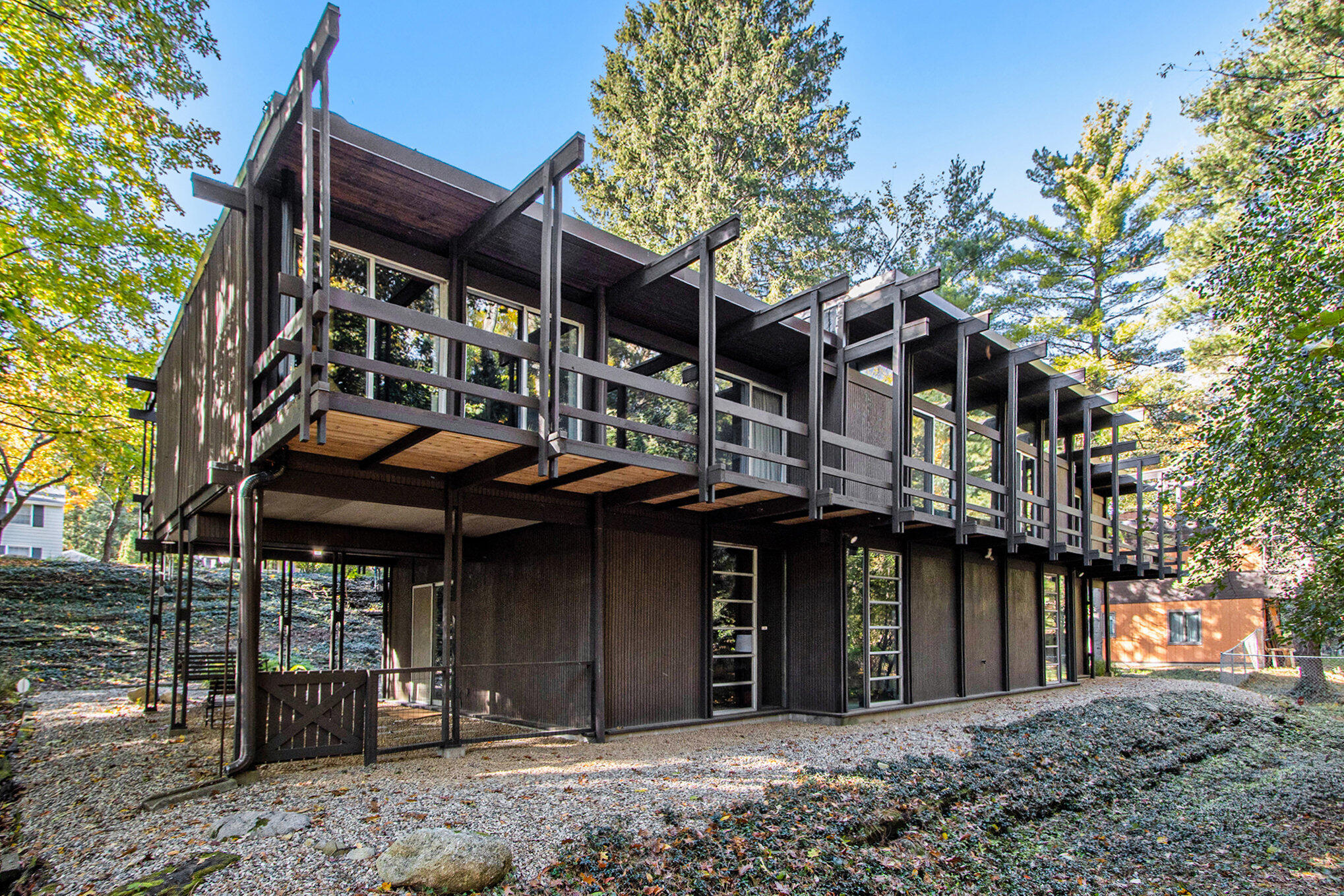 Kalamazoo, Michigan 49008, United States, 4 Bedrooms Bedrooms, ,3 BathroomsBathrooms,Residential,Active,235603