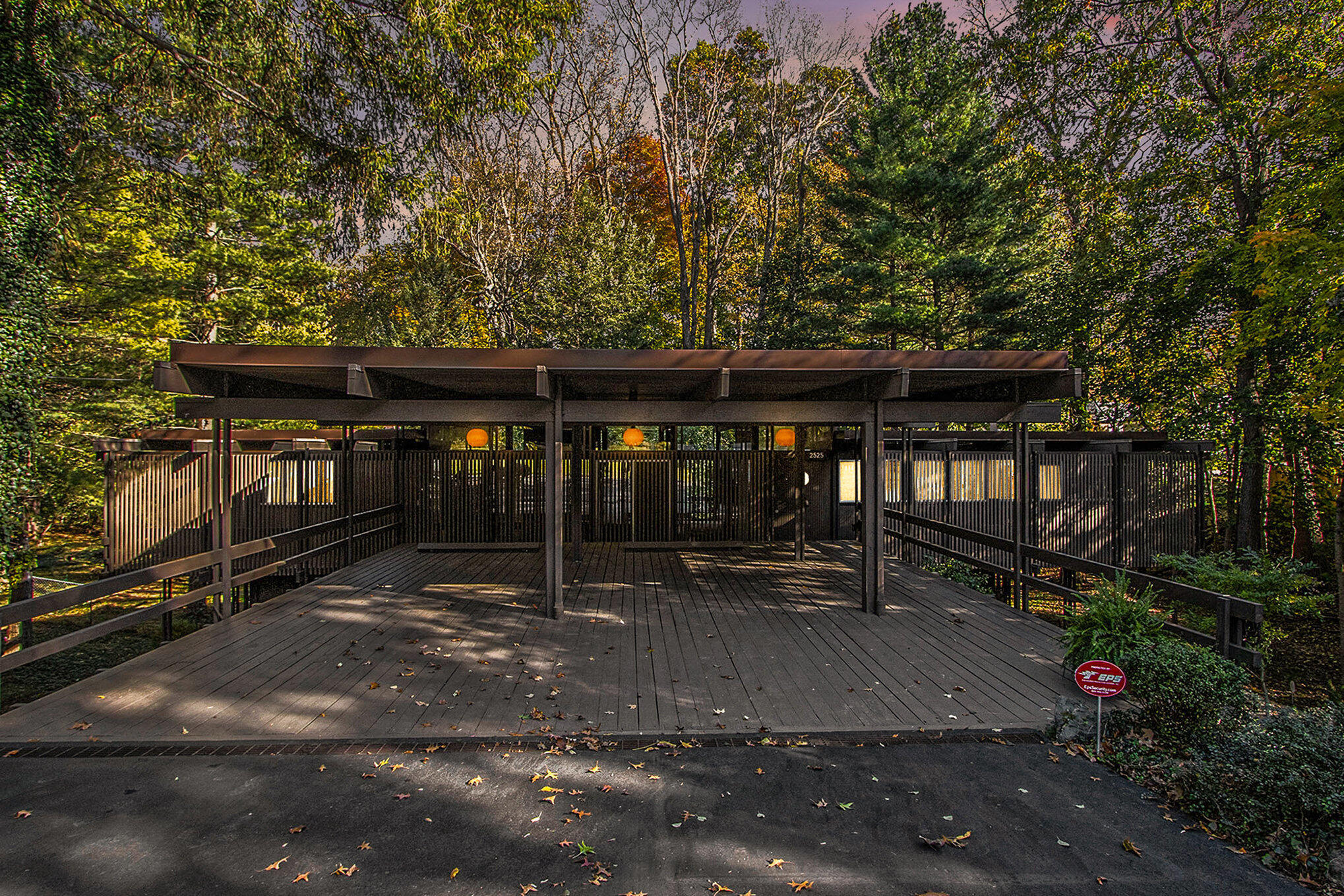 Kalamazoo, Michigan 49008, United States, 4 Bedrooms Bedrooms, ,3 BathroomsBathrooms,Residential,Active,235603