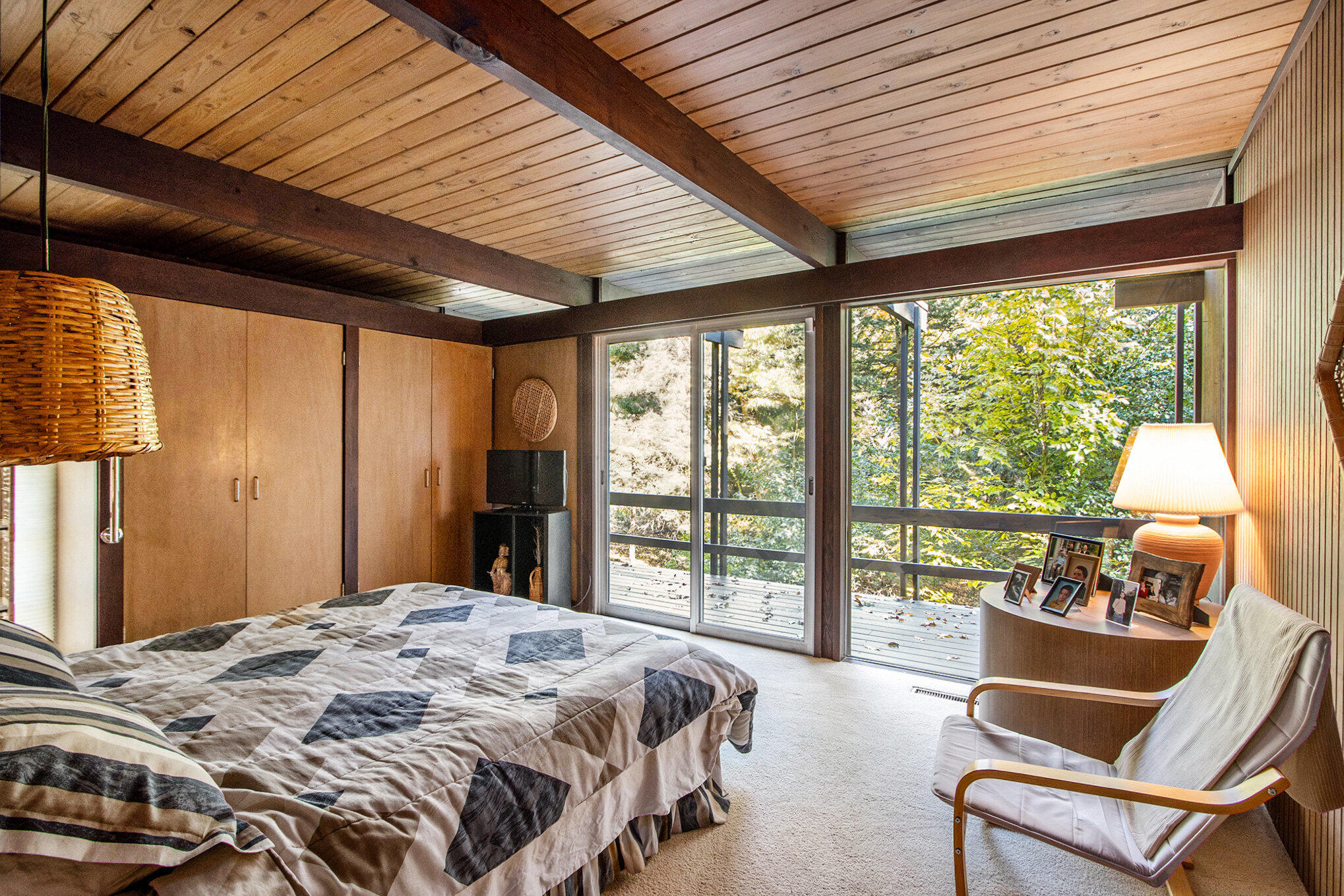 Kalamazoo, Michigan 49008, United States, 4 Bedrooms Bedrooms, ,3 BathroomsBathrooms,Residential,Active,235603