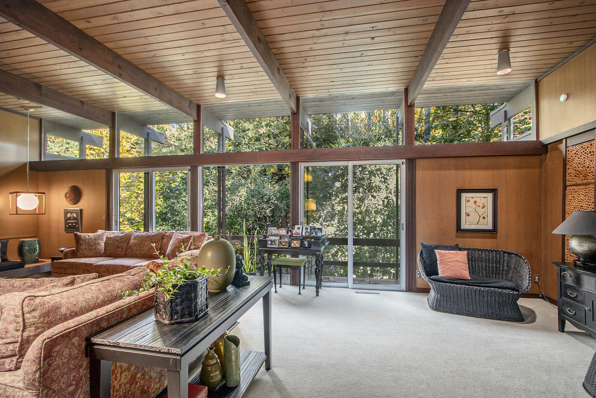 Kalamazoo, Michigan 49008, United States, 4 Bedrooms Bedrooms, ,3 BathroomsBathrooms,Residential,Active,235603