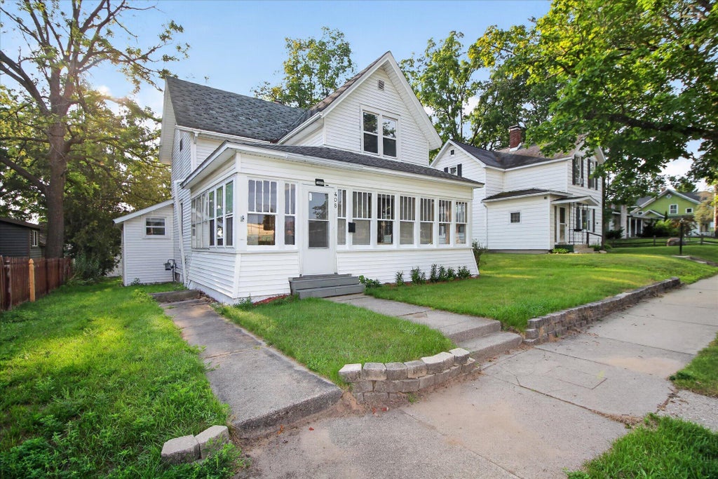Photo of 408 S Higbee Street, Reed City, MI 49677 (MLS # 26043069)