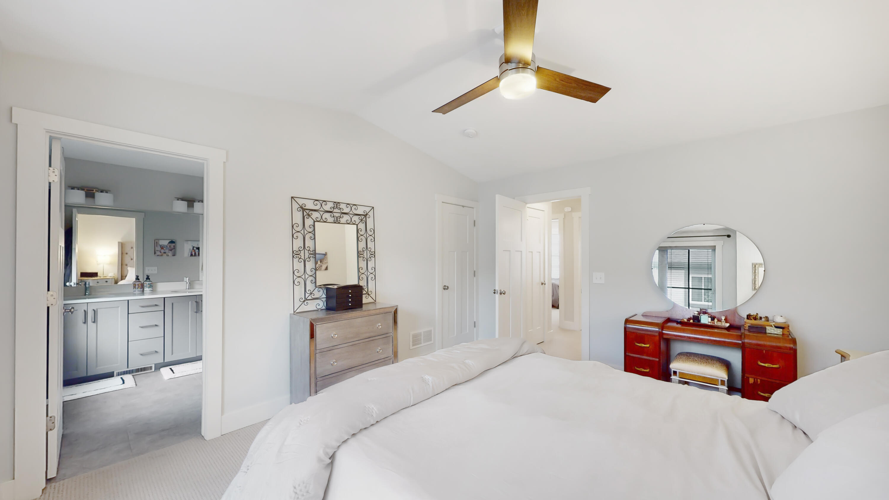 Photo 14 of 47 of 2018 Celadon Drive NE condo