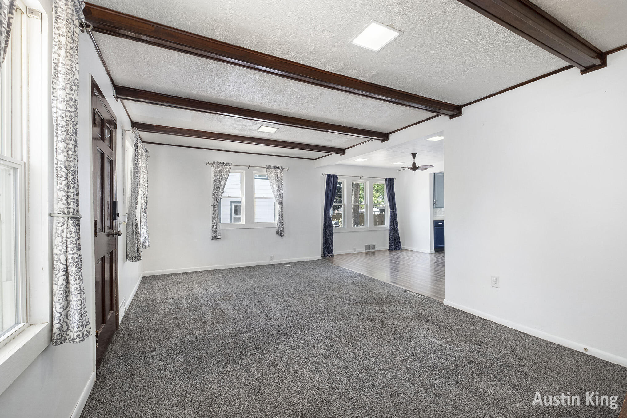 Grand Rapids, Michigan 49548, United States, 3 Bedrooms Bedrooms, ,2 BathroomsBathrooms,Residential,Pending,153343