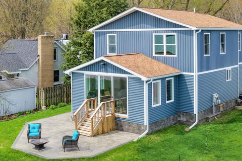 Photo of 8125 W Long Lake Drive, Kalamazoo, MI 49048 (MLS # 26018998)