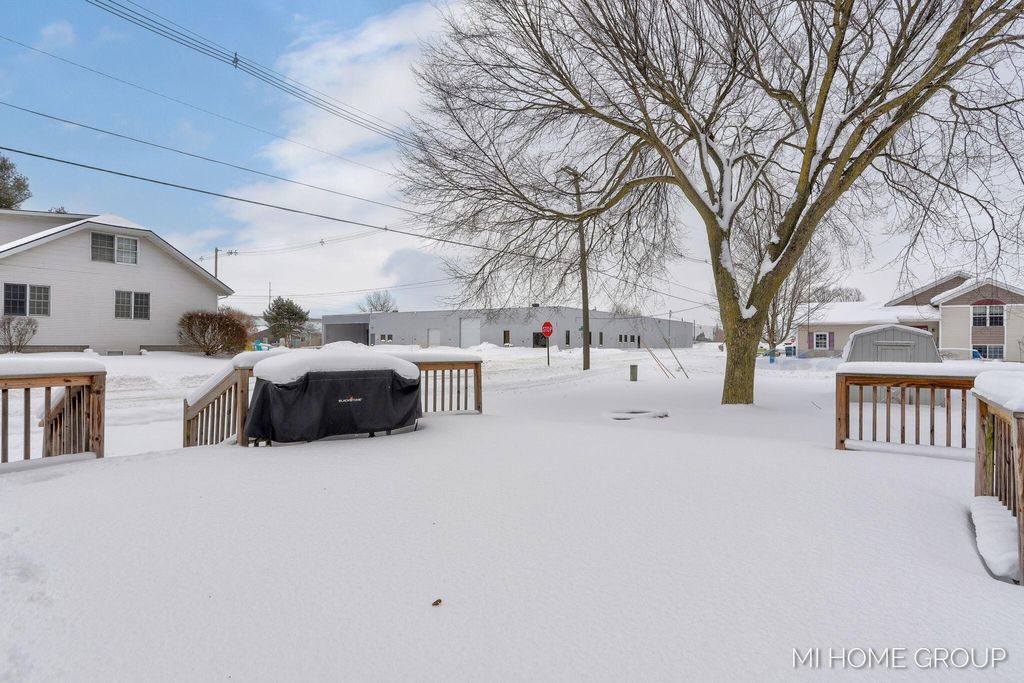 Photo of 544 Homestead Avenue, Holland, MI 49423 (MLS # 26003411)