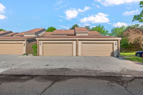 5353 Wright Way W West Bloomfield MI 48322
