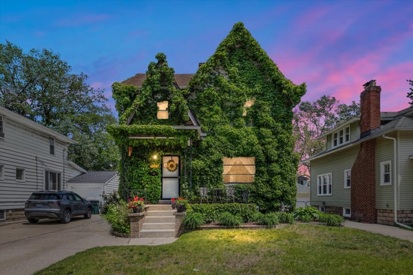 1023 LONGFELLOW AVE, ROYAL OAK, MI 48067 - Image 70bba3efa625c6c7d02090fc49bb6433/1680212488