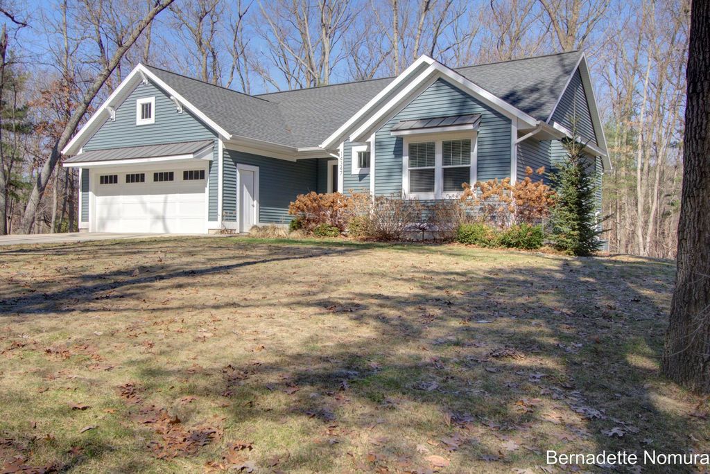 Photo of 14347 Johnson Street, Grand Haven, MI 49417 (MLS # 26016528)