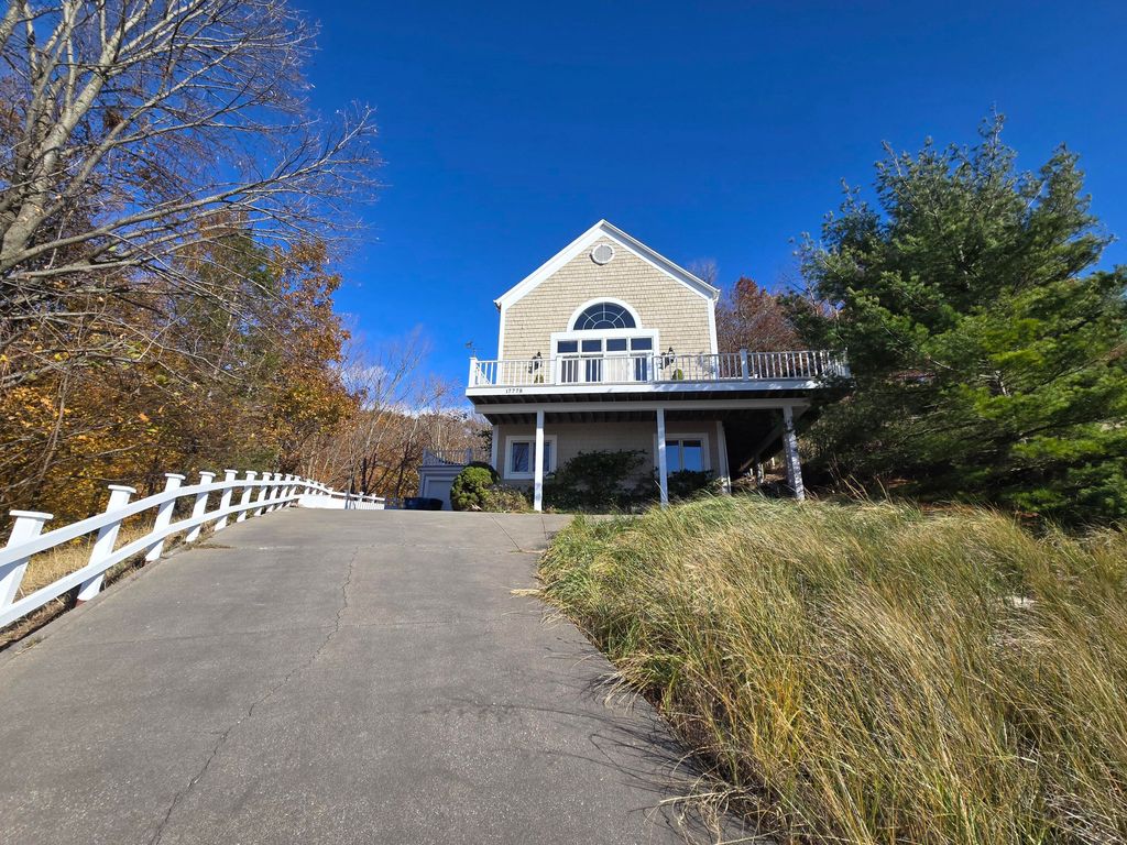 Photo of 17778 North Shore Estates Road, Spring Lake, MI 49456 (MLS # 25059187)