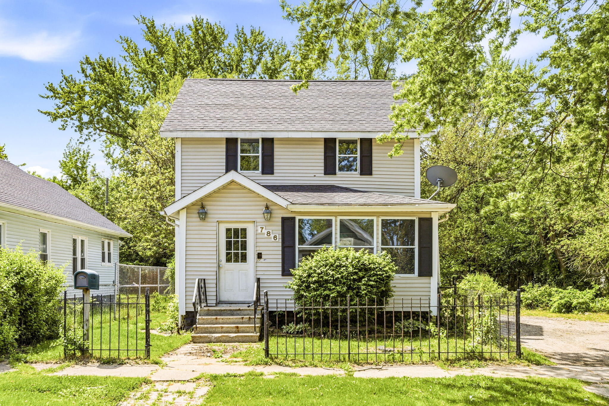 27-web-or-mls-786 Buss Benton Harbor-3