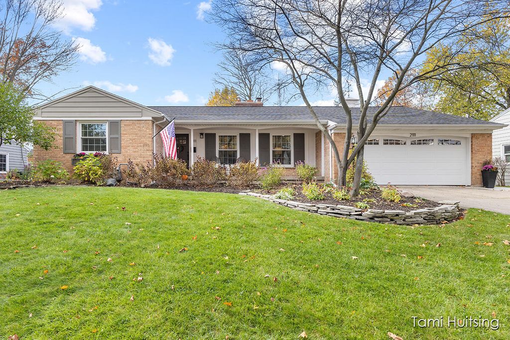 Photo of 2111 Chesaning Drive SE, Grand Rapids, MI 49506 (MLS # 23140472)