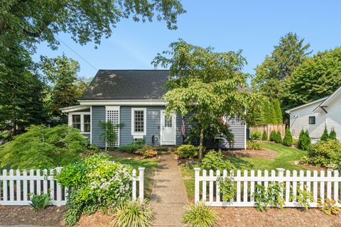 810 Allegan Street Saugatuck MI 49453