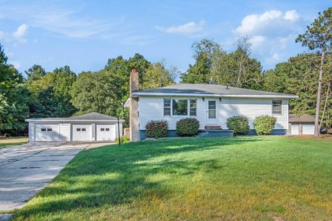 Photo of 5438 W Rasmussen Road, Ludington, MI 49431 (MLS # 25050698)