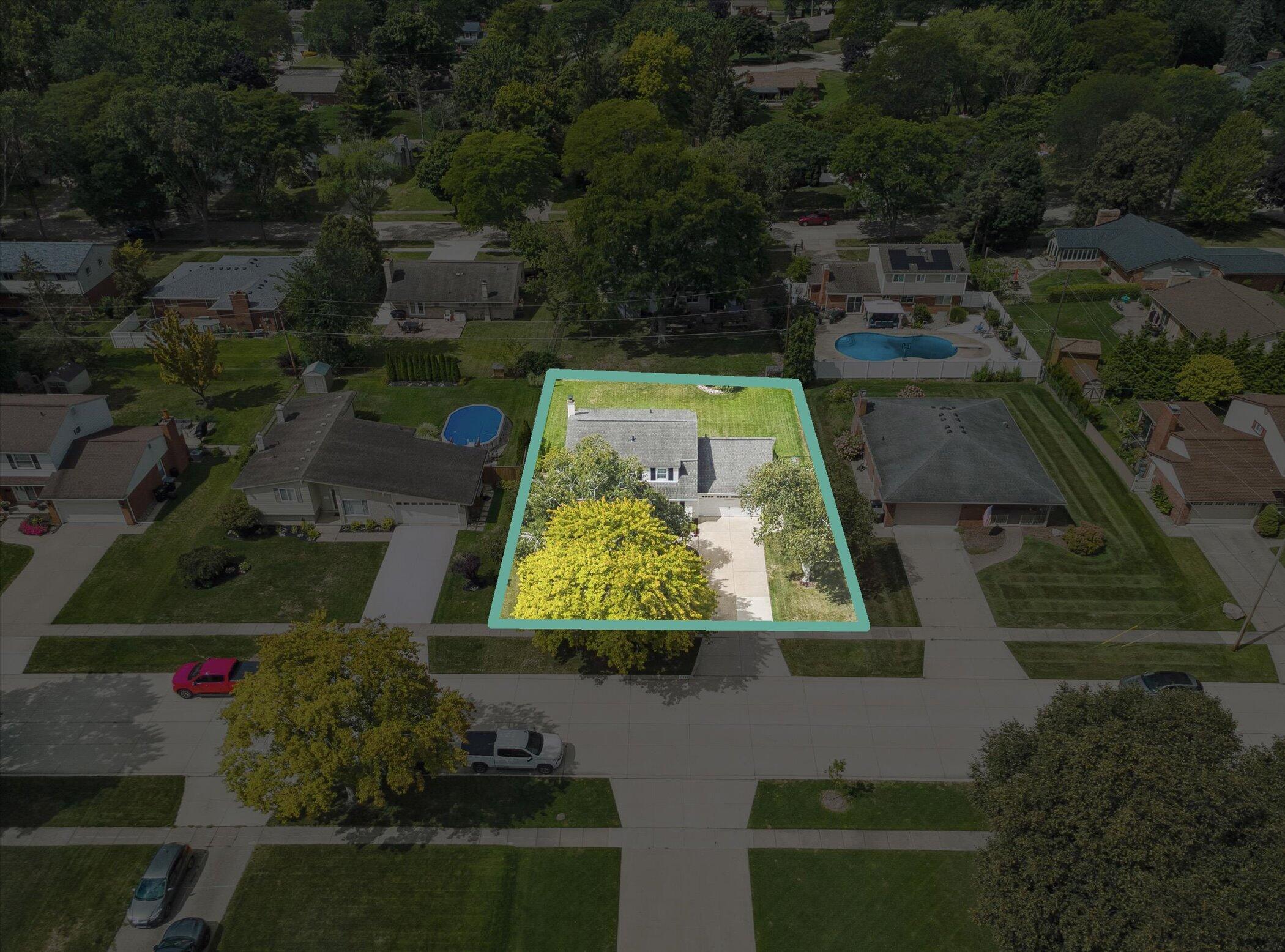 Livonia, Michigan 48152, United States, 4 Bedrooms Bedrooms, ,3 BathroomsBathrooms,Residential,Pending,203216