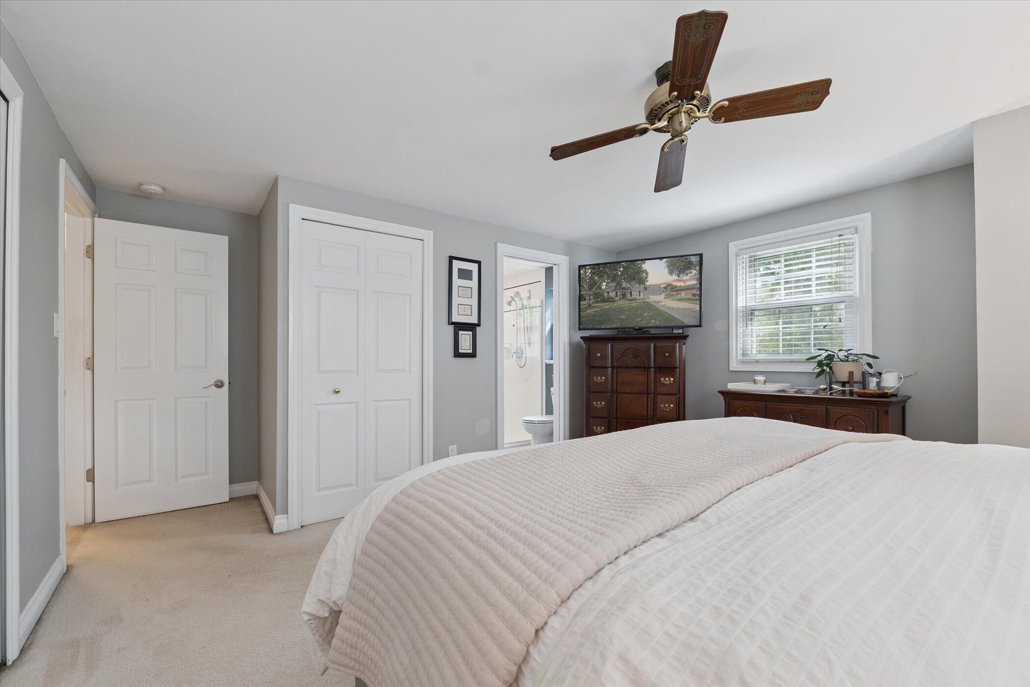 Livonia, Michigan 48152, United States, 4 Bedrooms Bedrooms, ,3 BathroomsBathrooms,Residential,Pending,203216