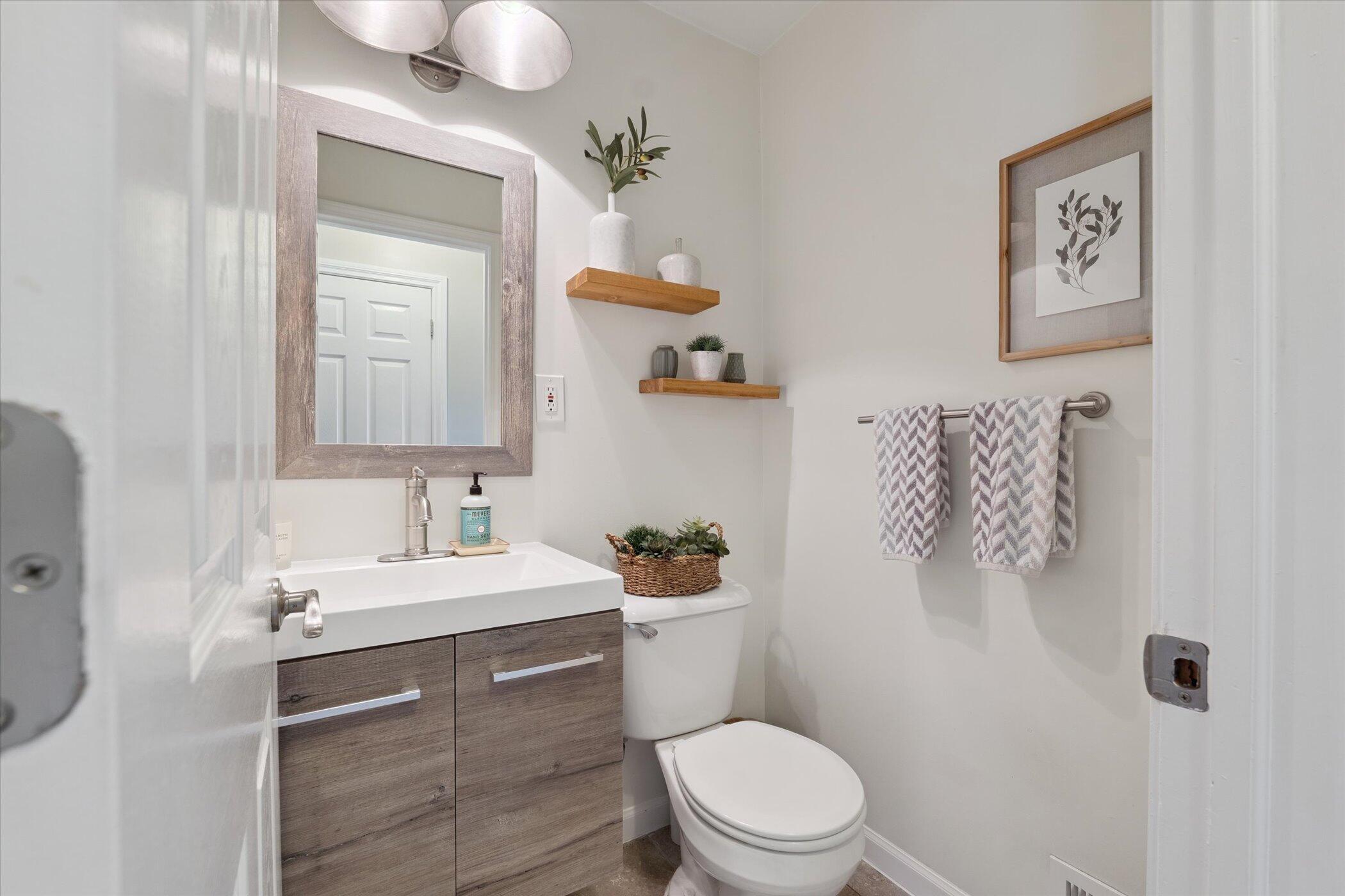 Livonia, Michigan 48152, United States, 4 Bedrooms Bedrooms, ,3 BathroomsBathrooms,Residential,Pending,203216