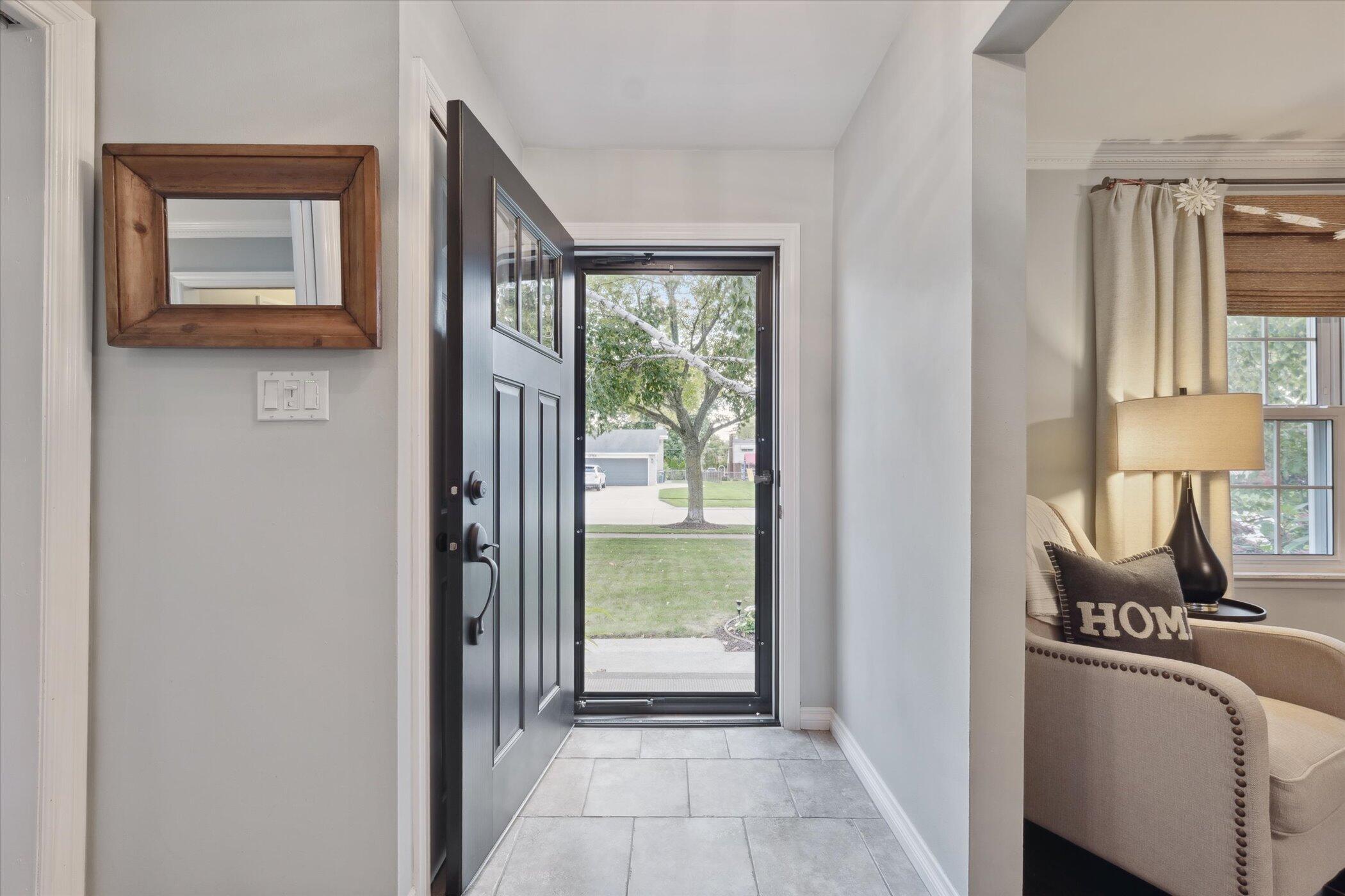 Livonia, Michigan 48152, United States, 4 Bedrooms Bedrooms, ,3 BathroomsBathrooms,Residential,Pending,203216