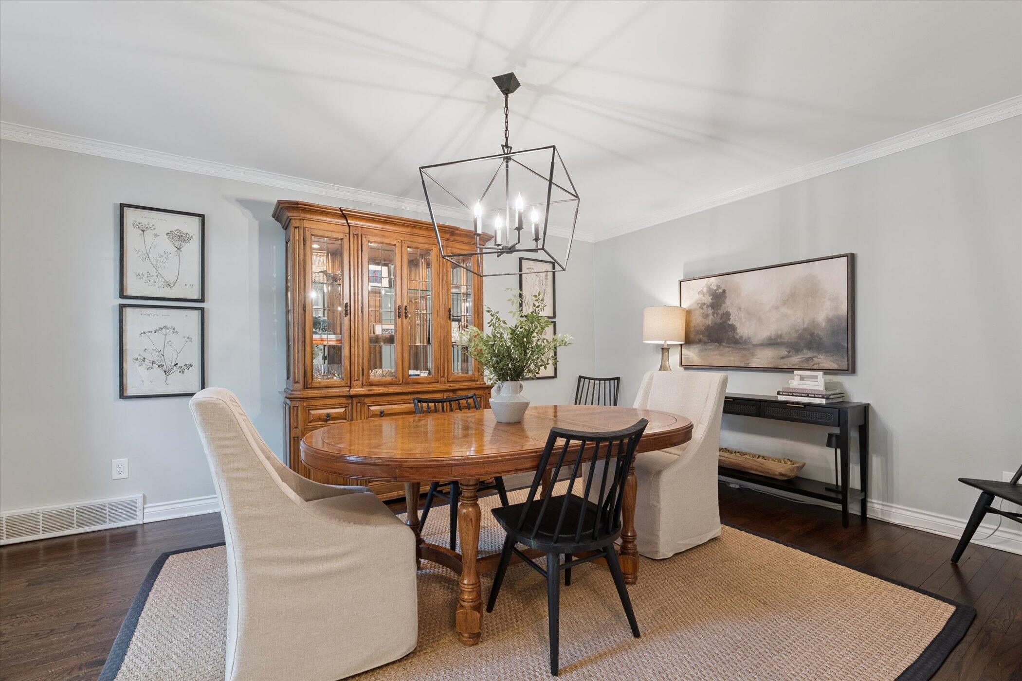 Livonia, Michigan 48152, United States, 4 Bedrooms Bedrooms, ,3 BathroomsBathrooms,Residential,Pending,203216