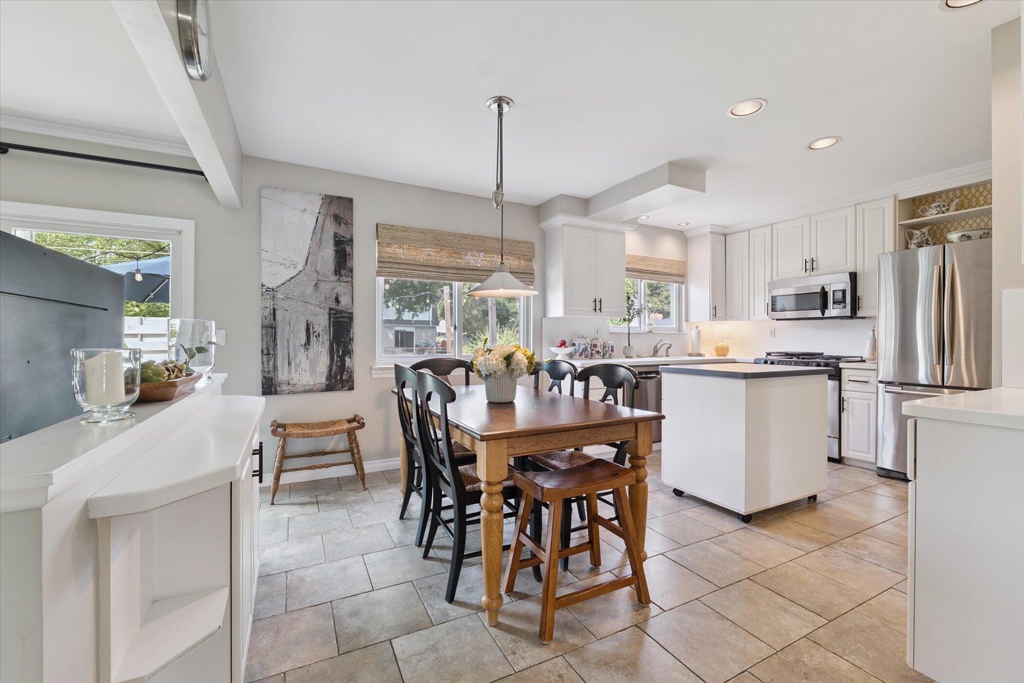 Livonia, Michigan 48152, United States, 4 Bedrooms Bedrooms, ,3 BathroomsBathrooms,Residential,Pending,203216