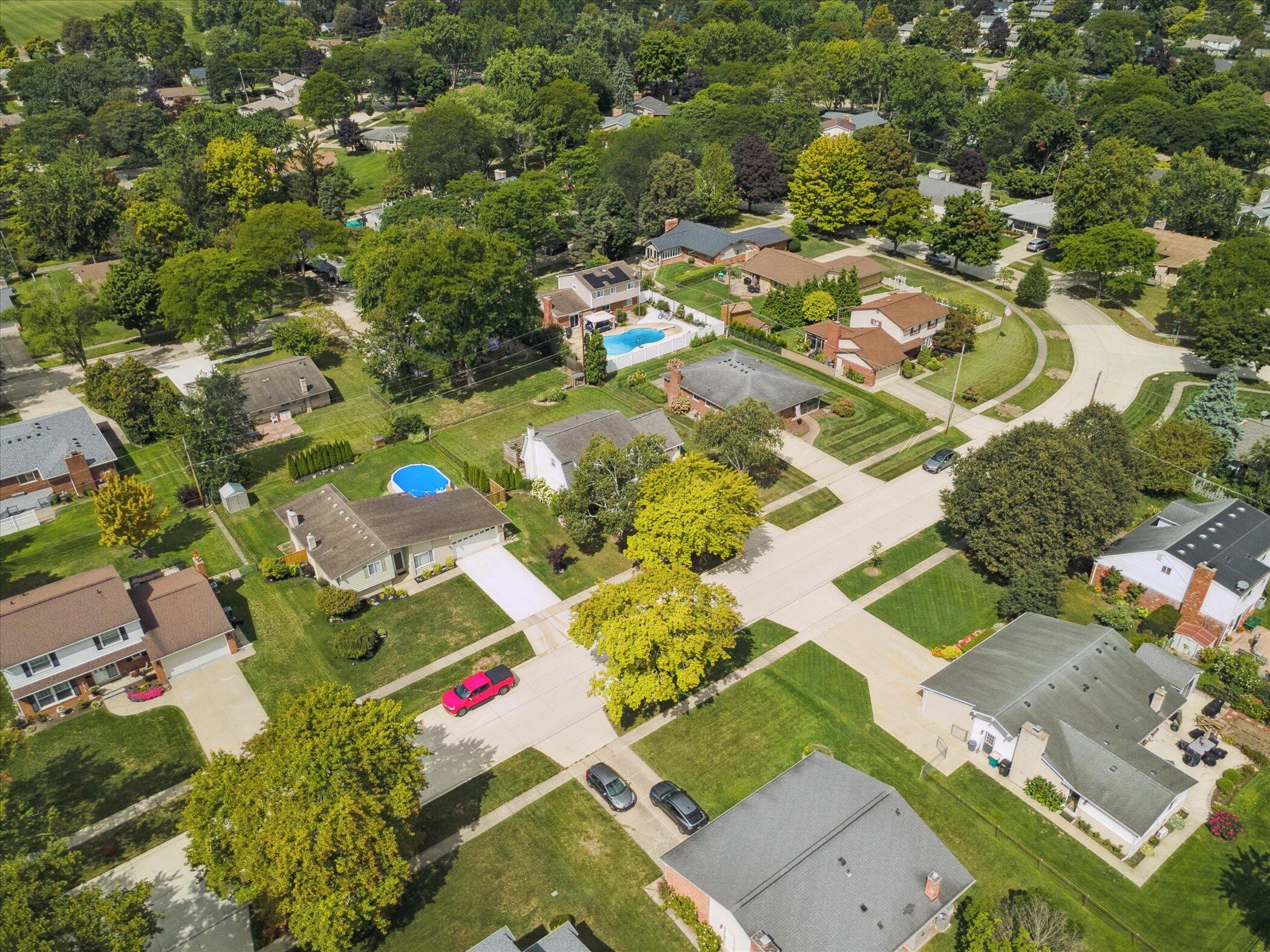 Livonia, Michigan 48152, United States, 4 Bedrooms Bedrooms, ,3 BathroomsBathrooms,Residential,Pending,203216