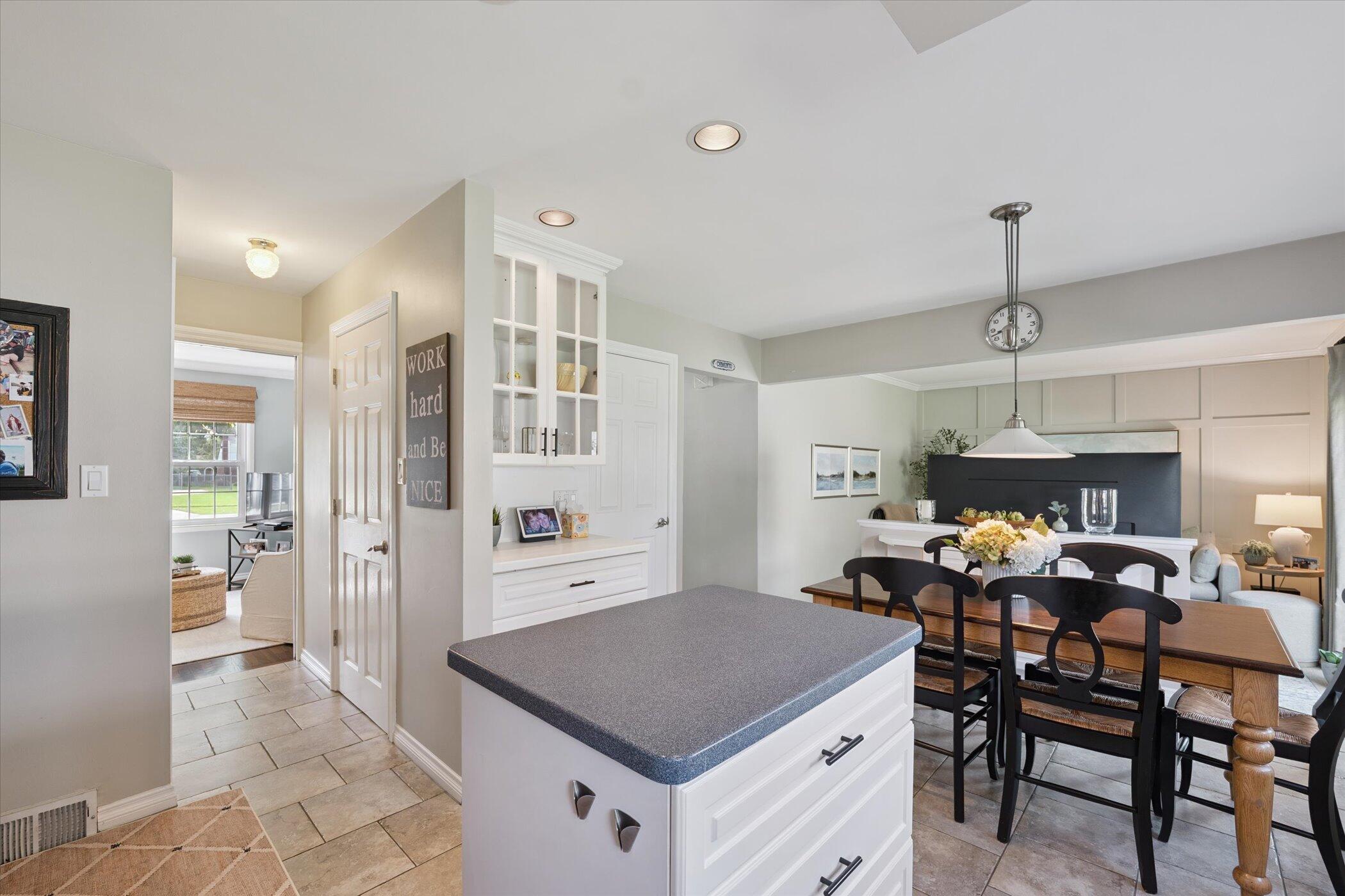 Livonia, Michigan 48152, United States, 4 Bedrooms Bedrooms, ,3 BathroomsBathrooms,Residential,Pending,203216