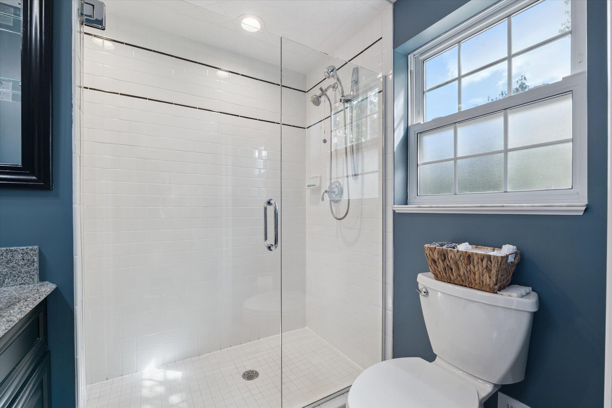 Livonia, Michigan 48152, United States, 4 Bedrooms Bedrooms, ,3 BathroomsBathrooms,Residential,Pending,203216