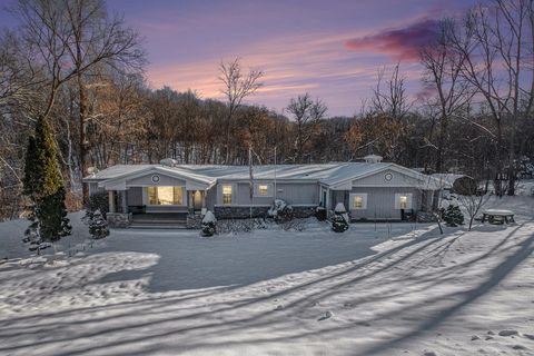 Photo of 2348 Segwun Avenue SE, Lowell, MI 49331 (MLS # 25060917)