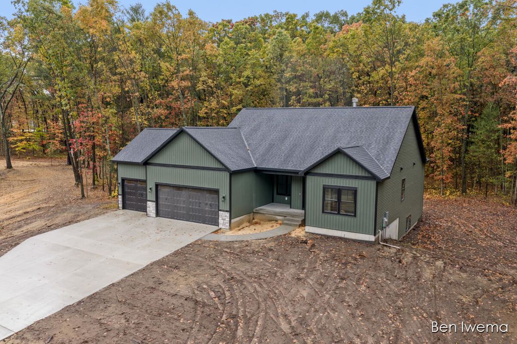 Photo of 14081 Taft Street, Spring Lake, MI 49456 (MLS # 25054622)