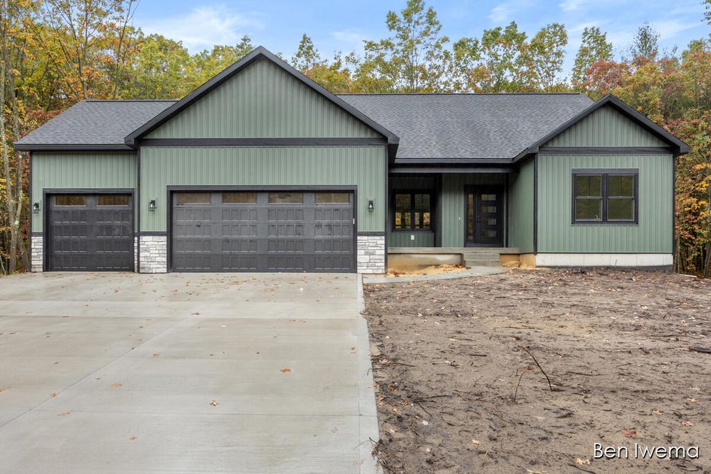 Photo of 14081 Taft Street, Spring Lake, MI 49456 (MLS # 25054622)