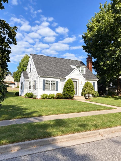 Photo of 607 Woodlawn Court, Hart, MI 49420 (MLS # 26049381)