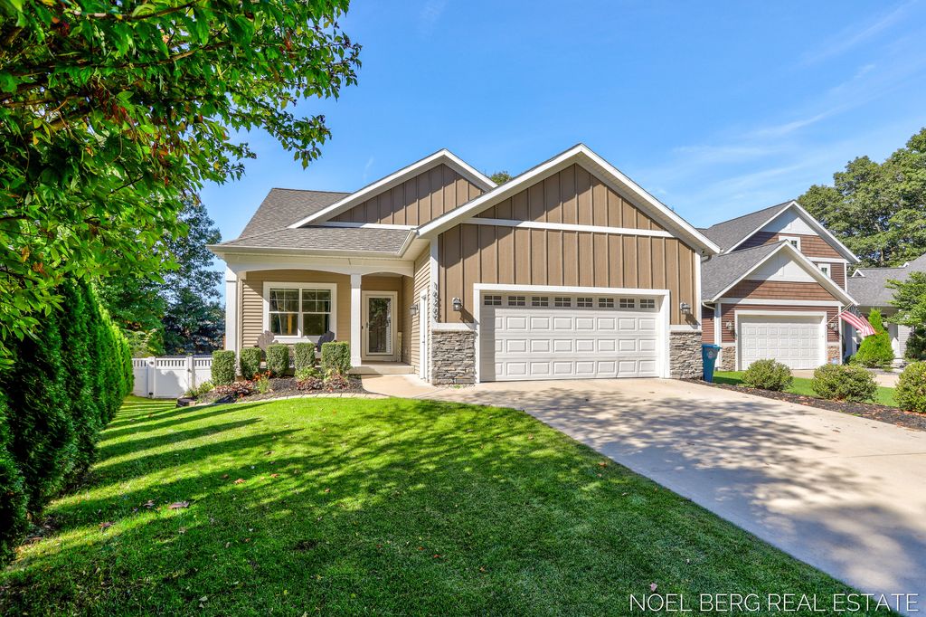 Photo of 16269 Heron Drive, Spring Lake, MI 49456 (MLS # 25050299)