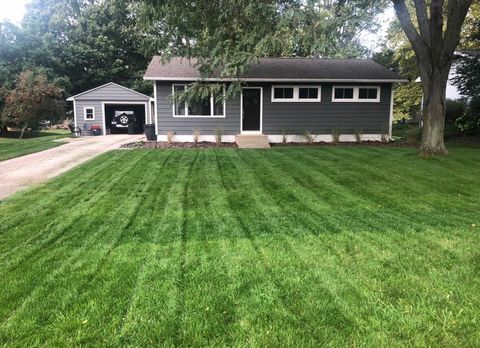 Photo of 703 Beebe Street, Fremont, MI 49412 (MLS # 26013315)