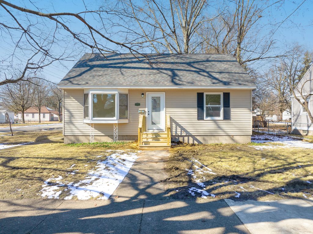 Photo of 2393 Lincoln Street, Muskegon, MI 49441 (MLS # 26007740)