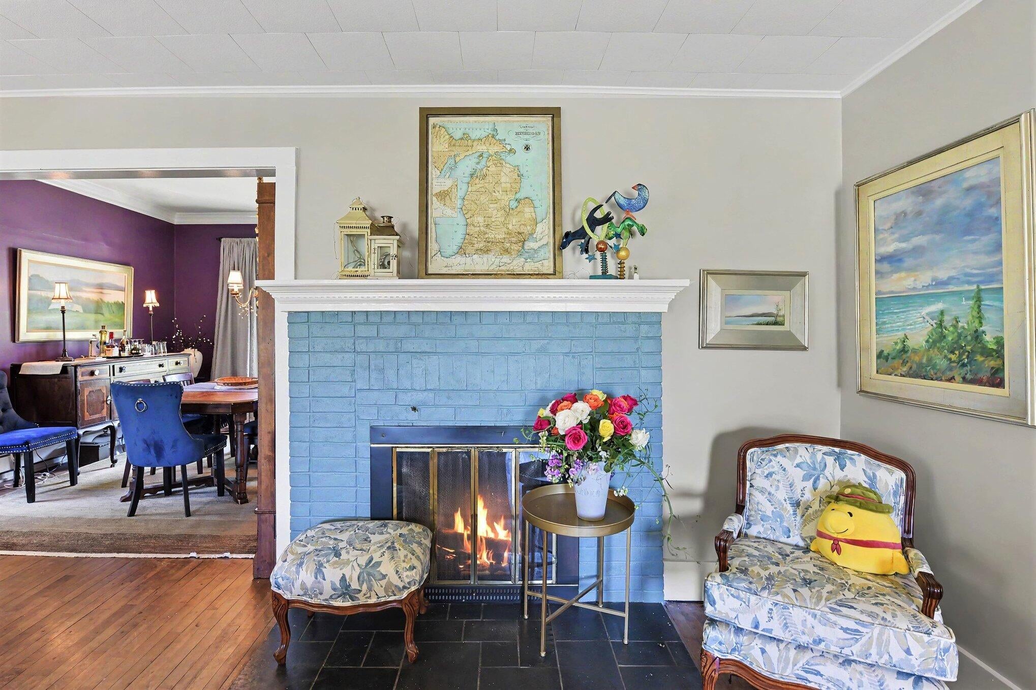 1912 S Scenic Highway