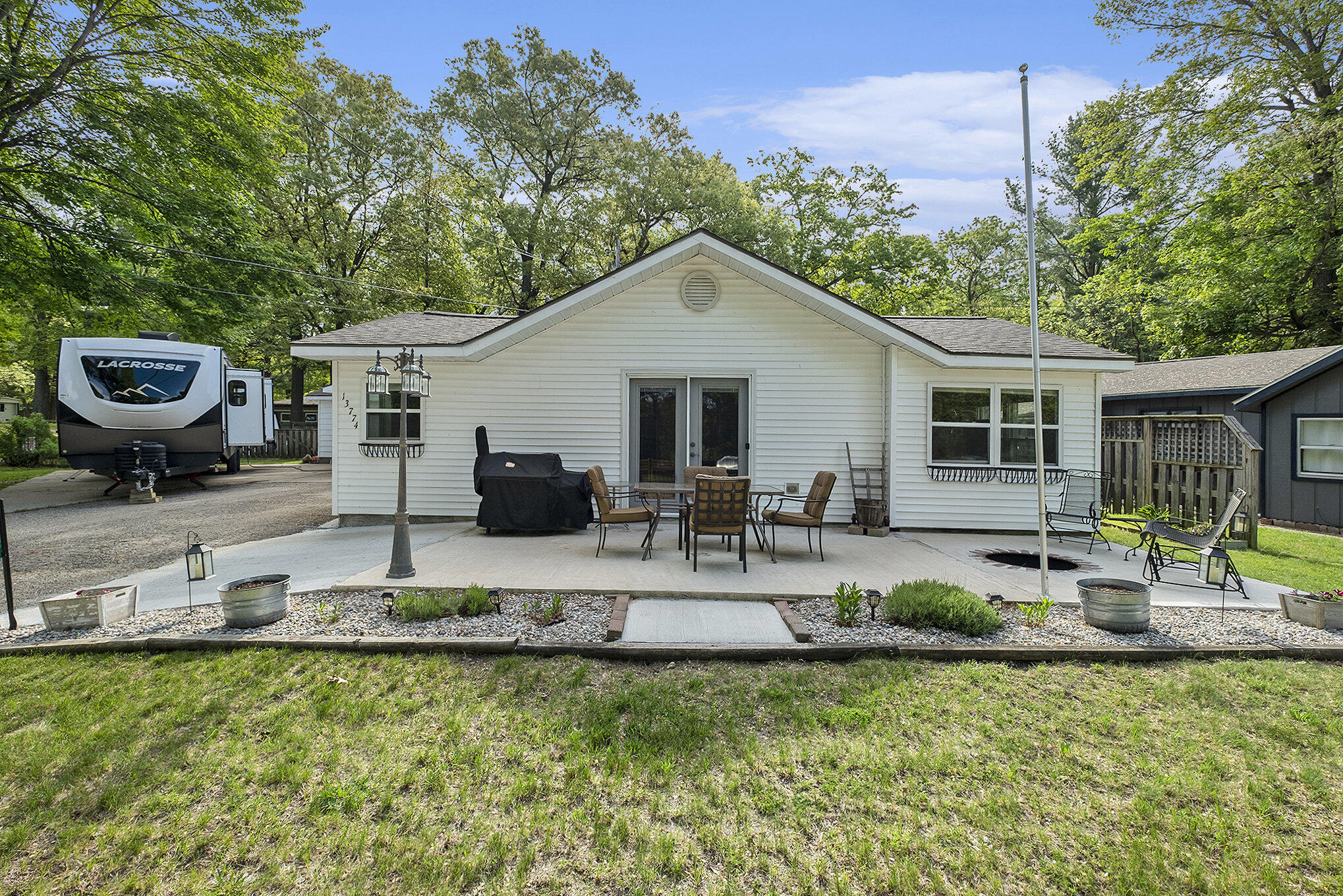 Gowen, Michigan 49326, United States, 2 Bedrooms Bedrooms, ,1 BathroomBathrooms,Residential,Pending,141093