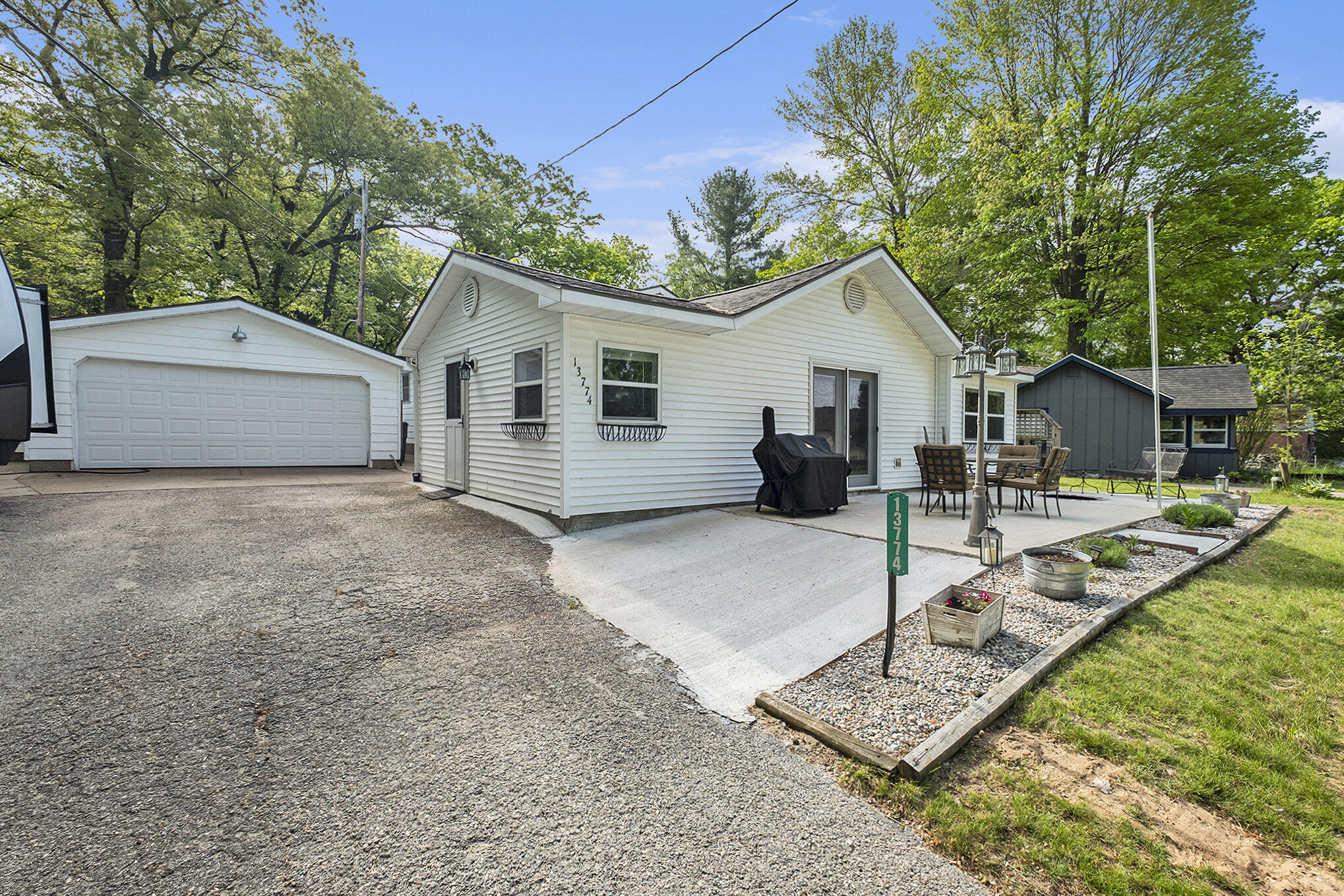 Gowen, Michigan 49326, United States, 2 Bedrooms Bedrooms, ,1 BathroomBathrooms,Residential,Pending,141093