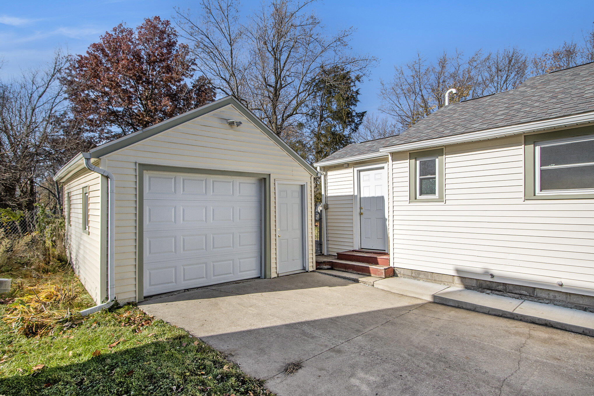 Portage, Michigan 49024, United States, 2 Bedrooms Bedrooms, ,1 BathroomBathrooms,Residential,Active,245088