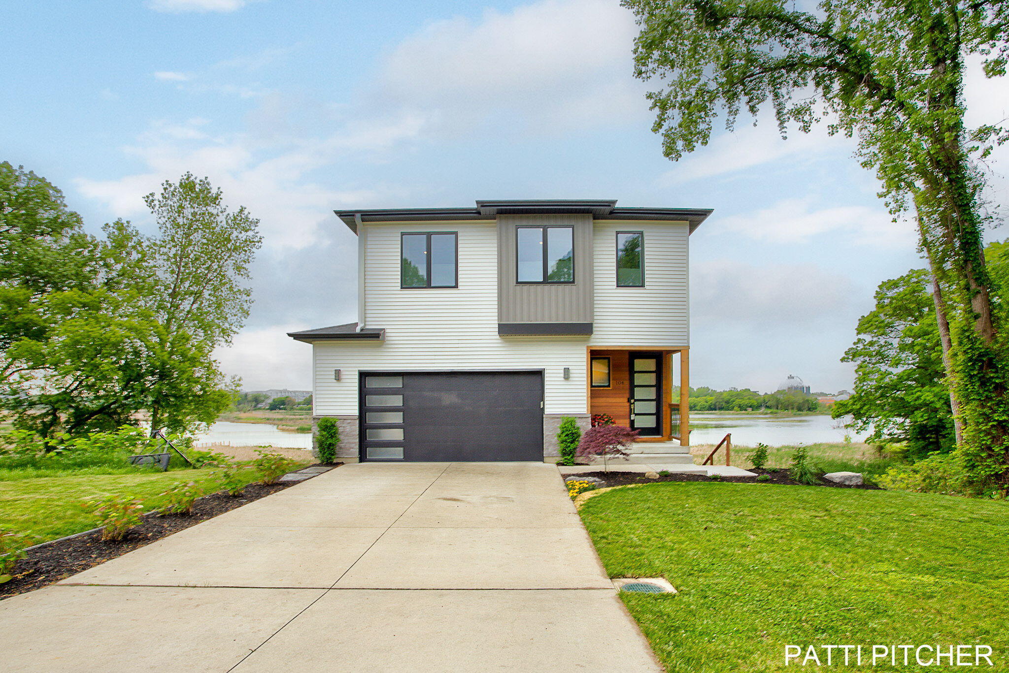 2-web-or-mls-104-river-hills-dr