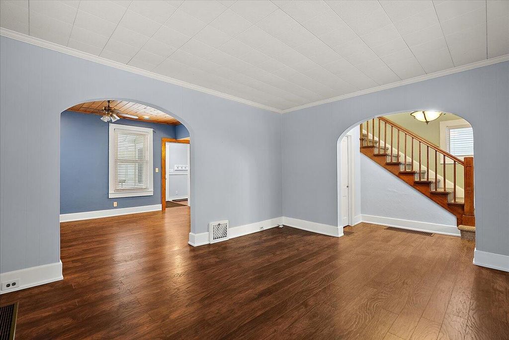 Photo of 1037 Washington Avenue, Grand Haven, MI 49417 (MLS # 26000119)