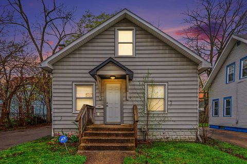 Photo of 711 Cobb Avenue, Kalamazoo, MI 49007 (MLS # 26016681)